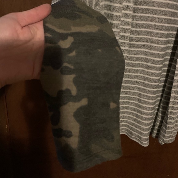 Pretty Gray and White Striped Cardigan  Size L  NWT - Picture 10 of 13